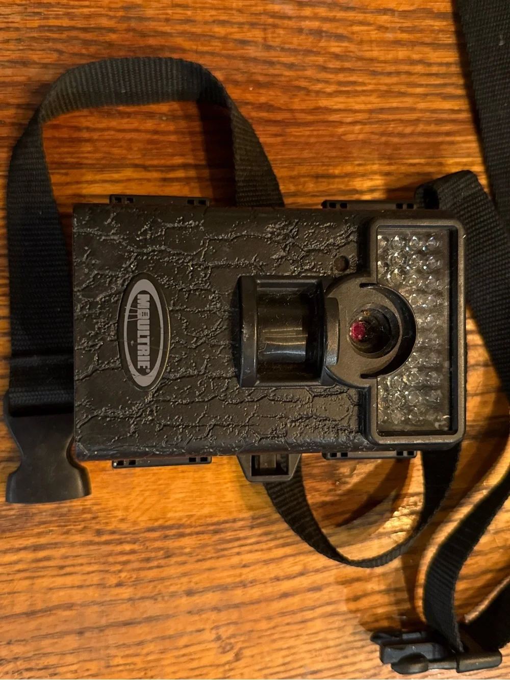 Trail Camera with Purple IR Illuminator - Camouflage Gray